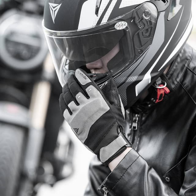 MOTOWOLF MDL0325 Motorcycle Riding Gloves — Premium Protection, Better Control, Everyday Comfort