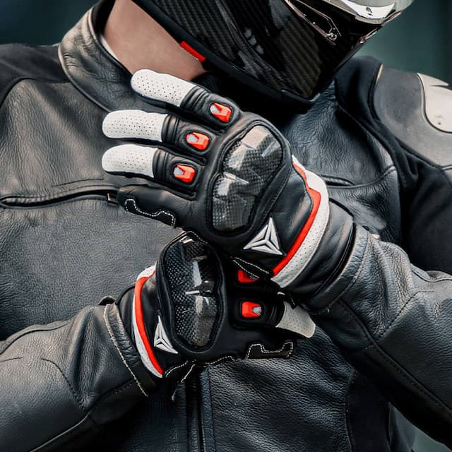 MOTOWOLF MDL0305C Carbon Fiber Protective Gloves – Premium Riding Safety & Control